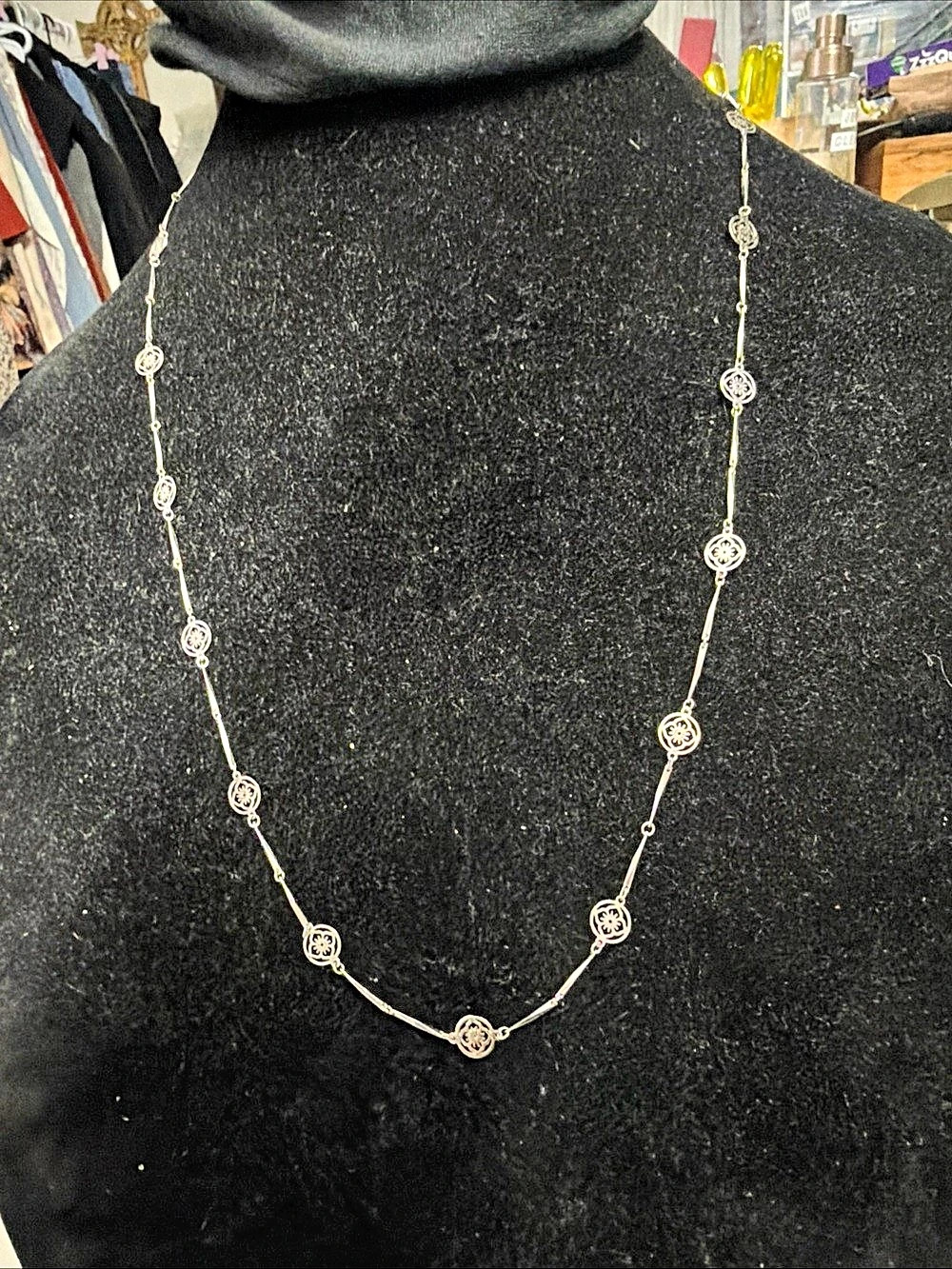 Avon Silver-Tone Filigree Link Necklace 26”